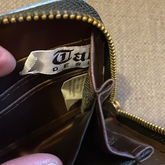 Blue faux ostrich zippered woman’s wallet - Picture 5 of 5